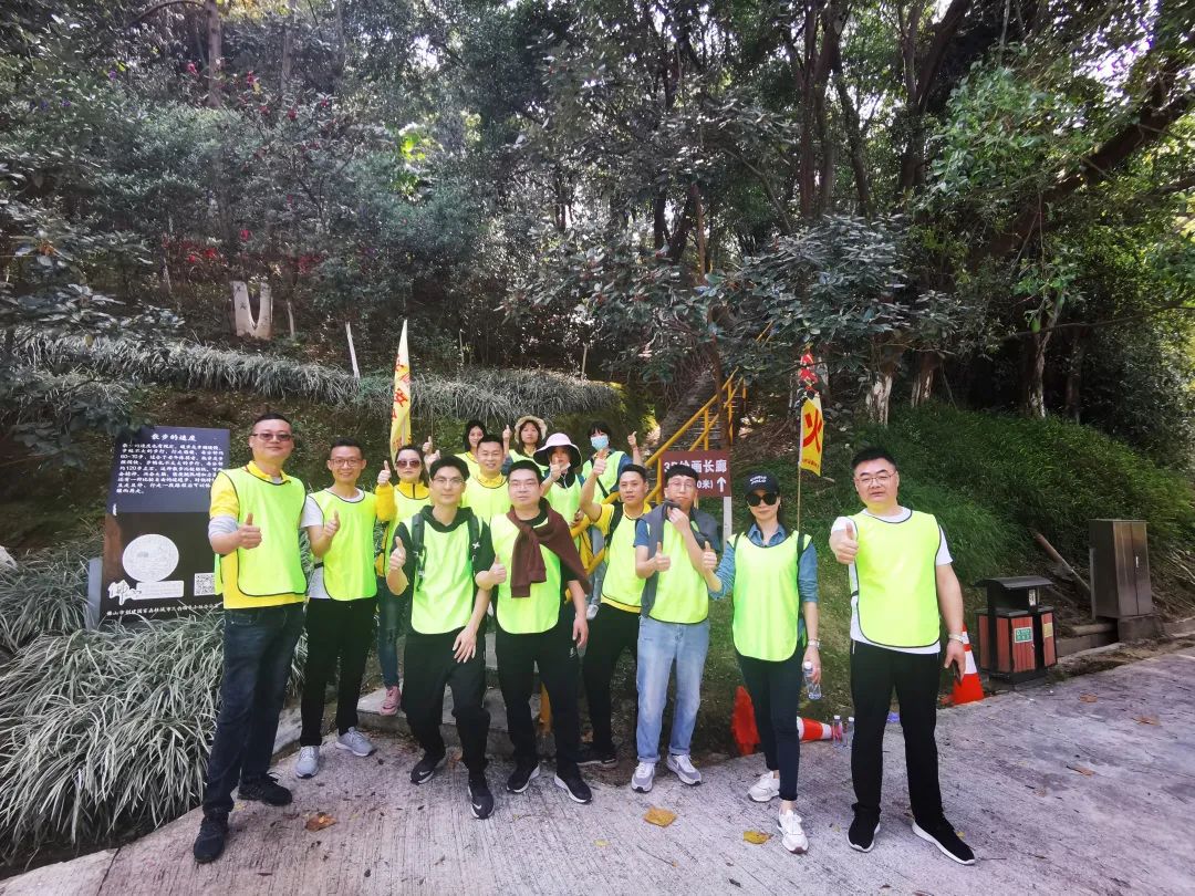 太阳城官网.地砖团队角逐完毕合影